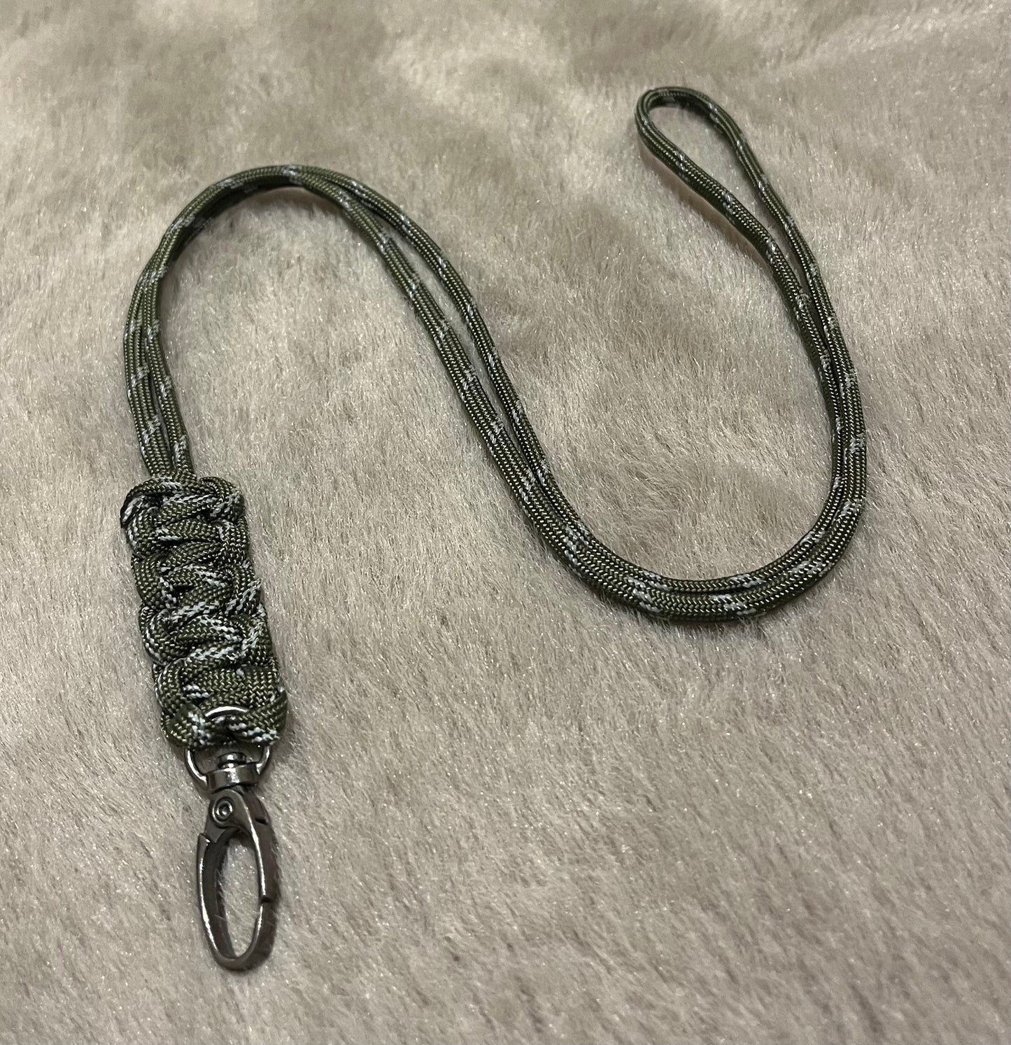 Paracord Lanyard –  Reflective Olive & Gun Metal