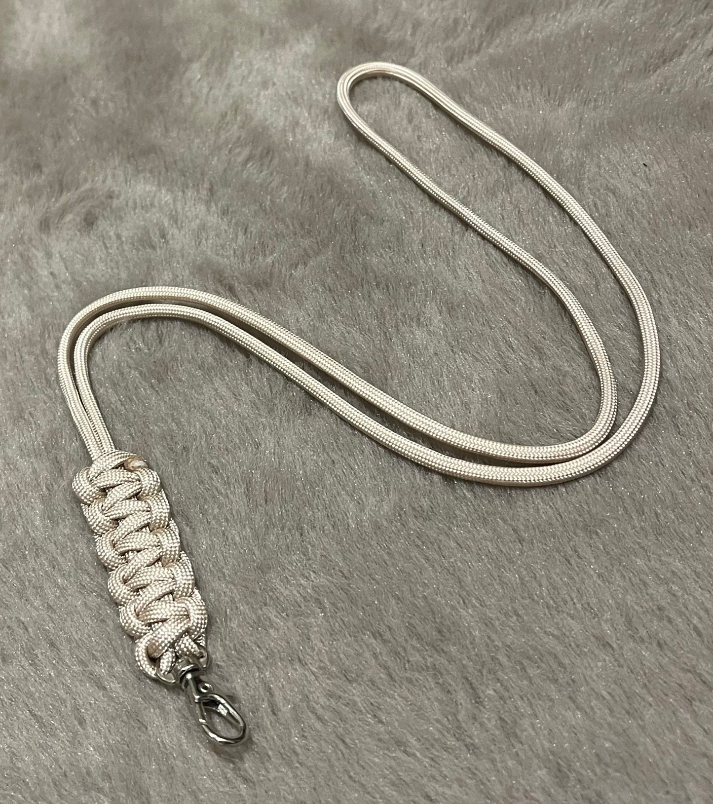 Paracord Lanyard – Pearl Rose & Silver
