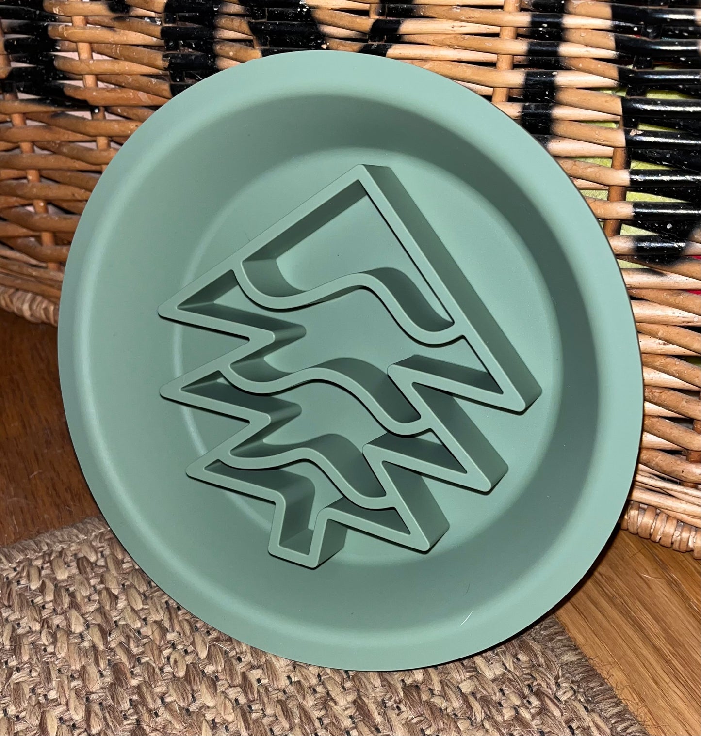 Festive Christmas Tree Dual Slow Feeder/Lick Mat Bowl